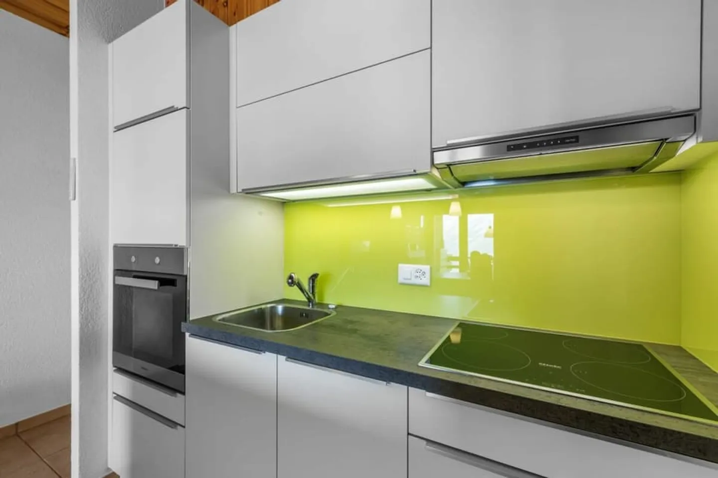 Beautiful attic apartment ski-in ski-out - Photo 8 of 13