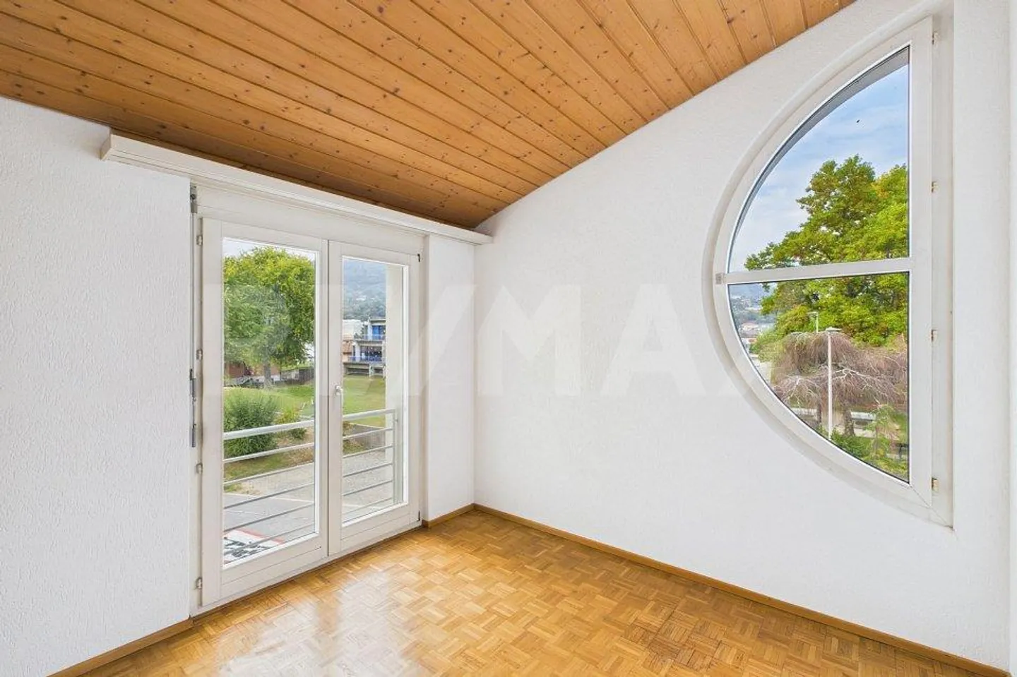 Appartement penthouse lumineux de 4 pièces à Caslano avec belle vue - Photo 6 sur 13