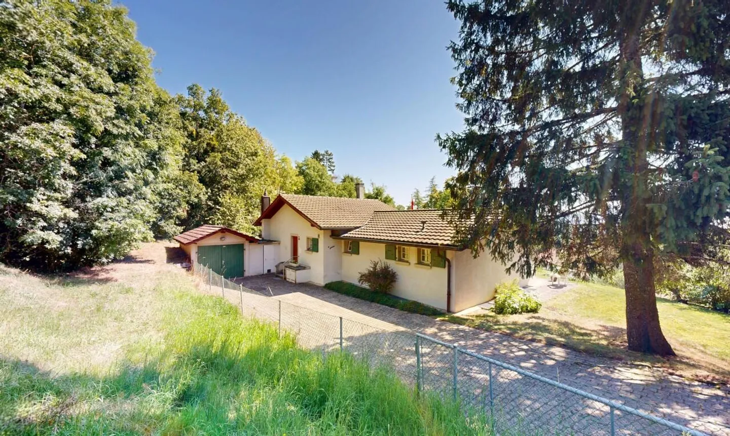 Magnifica villa con vista mozzafiato sulle montagne - Foto 1 di 11