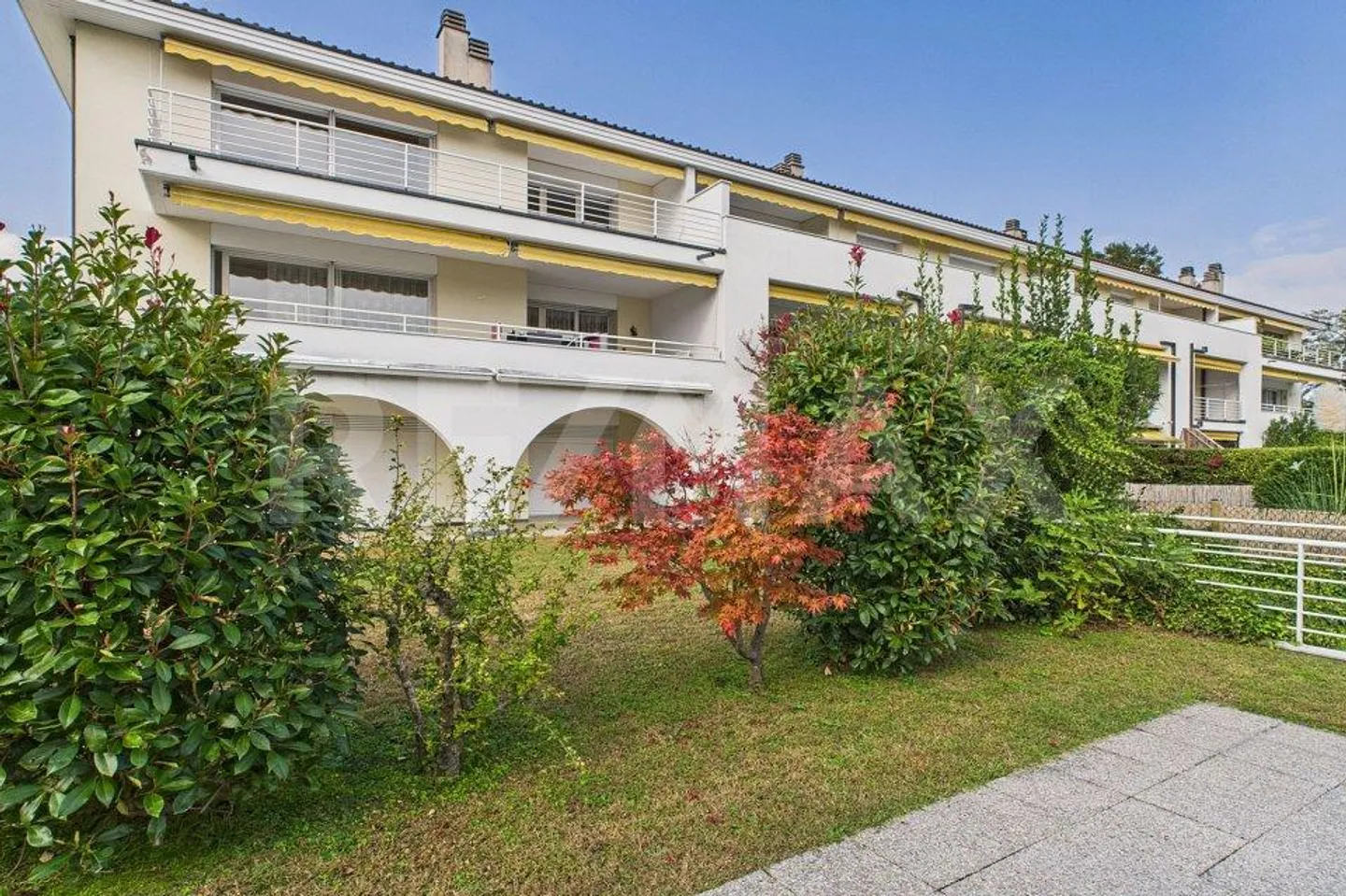 Appartement penthouse lumineux de 4 pièces à Caslano avec belle vue - Photo 4 sur 13