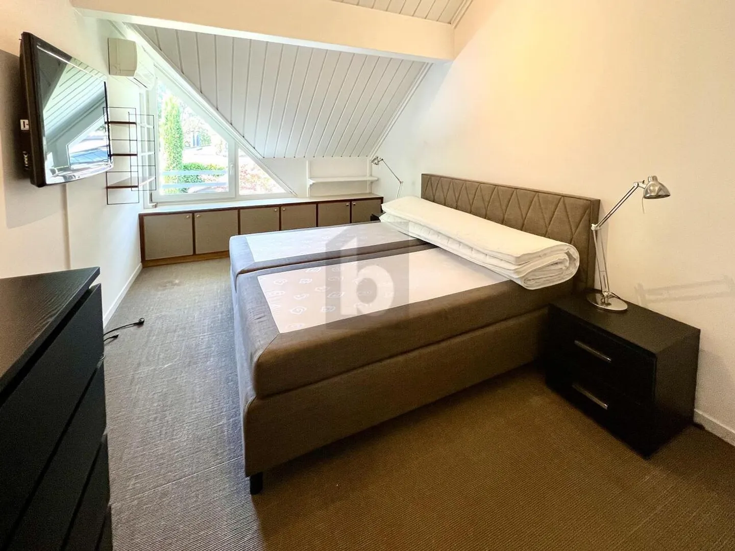 Comfortable and Quiet with Garden Shed and Sauna - Photo 4 of 6