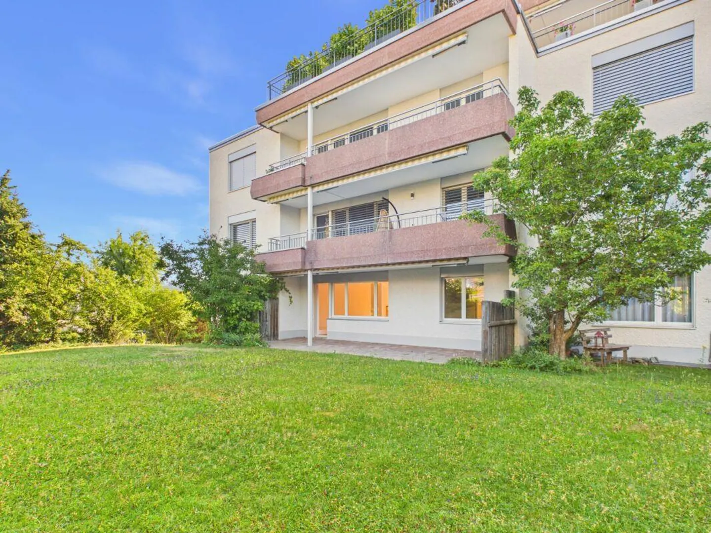 Appartamento 4,5 stanze in una posizione adatta alle famiglie con area giardino - Foto 2 di 31