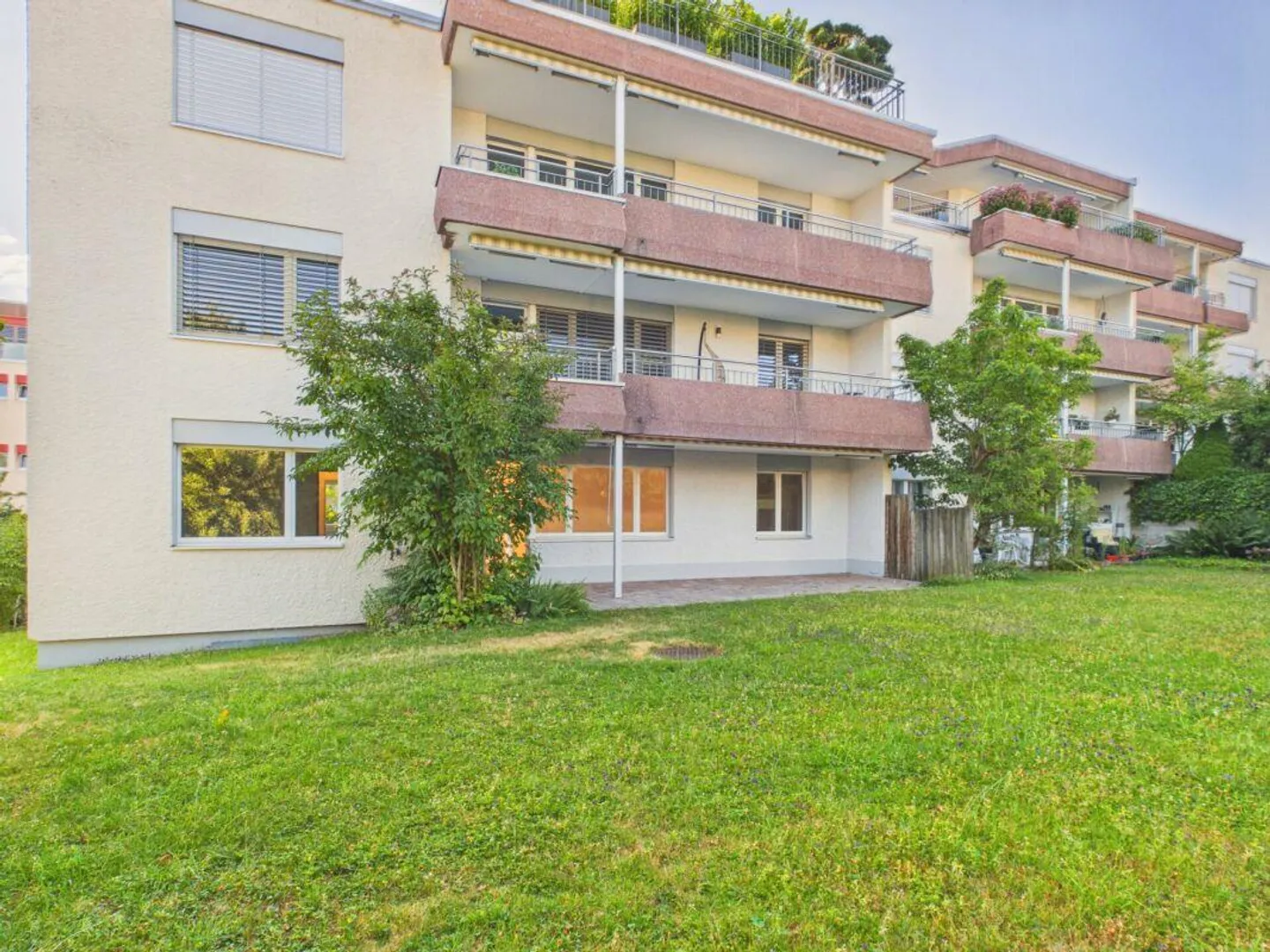 Appartamento 4,5 stanze in una posizione adatta alle famiglie con area giardino - Foto 3 di 31