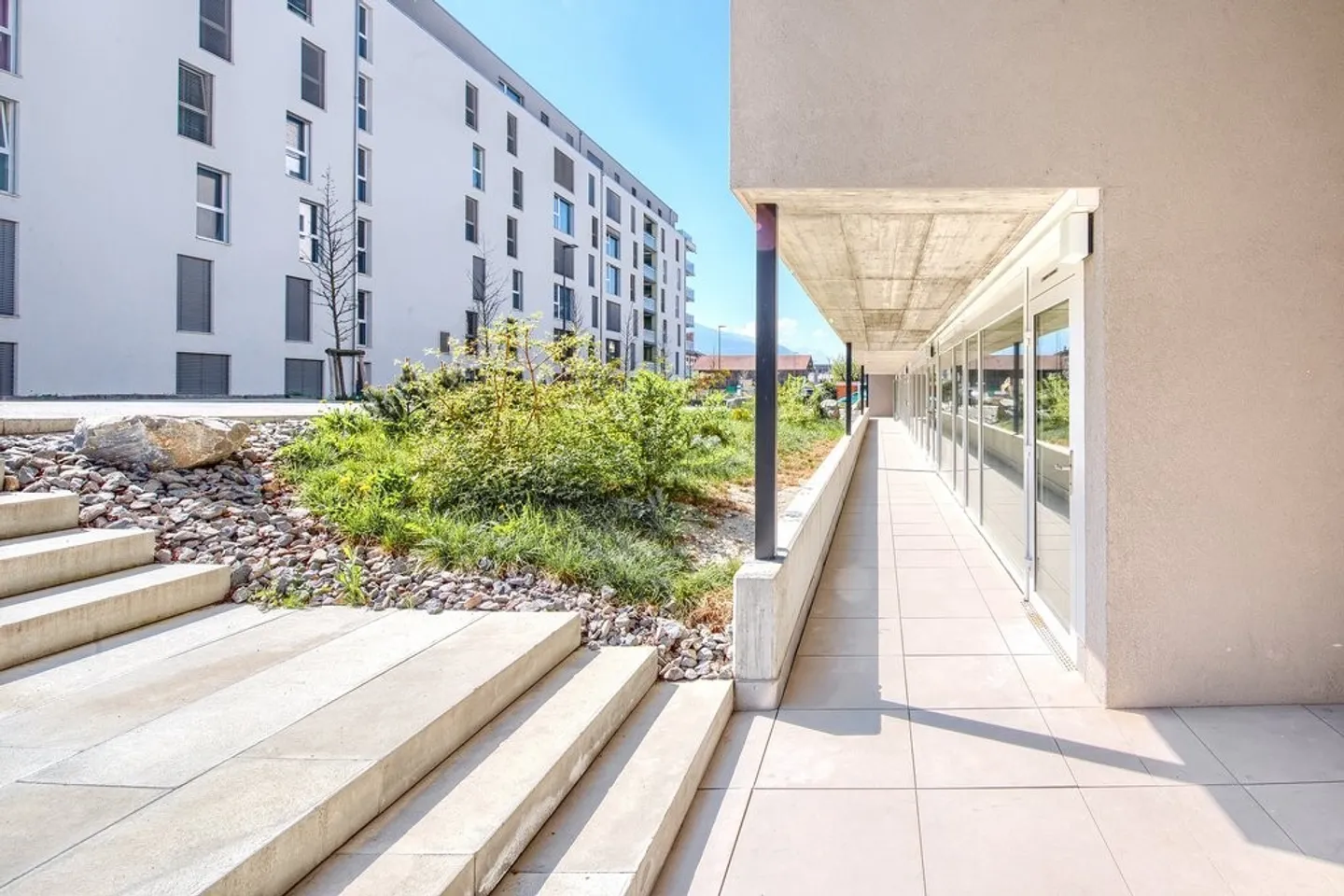 Gewerbliche Räumlichkeiten von 80 m2 sofort oder nach Vereinbarung zu vermieten - Foto 4 von 11