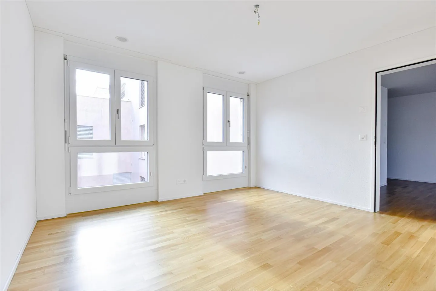Modern living in the center of Muri! - Photo 4 of 6