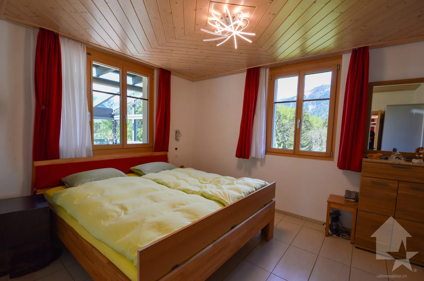 Perfectly maintained residential building for flexible use - Photo 19 of 21