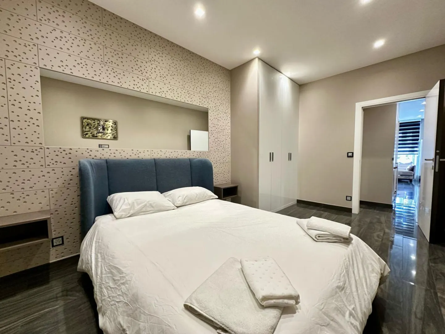 Magnificent 2.5 rooms fully furnished in Malagnou - Photo 1 of 6