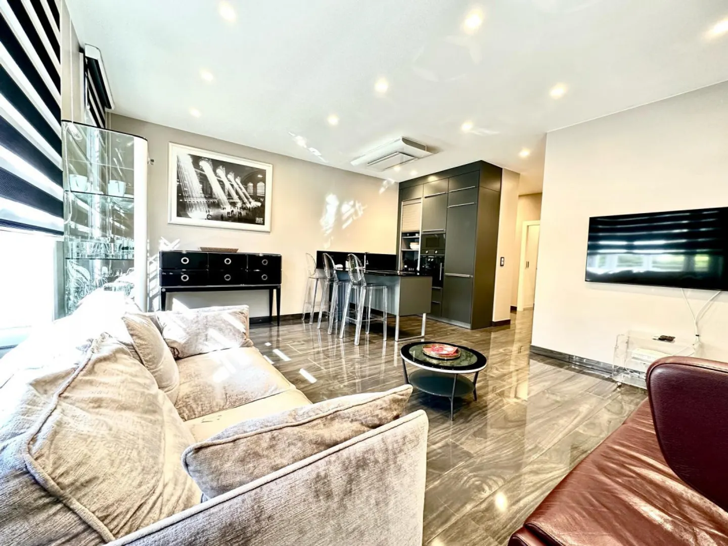 Magnificent 2.5 rooms fully furnished in Malagnou - Photo 4 of 6