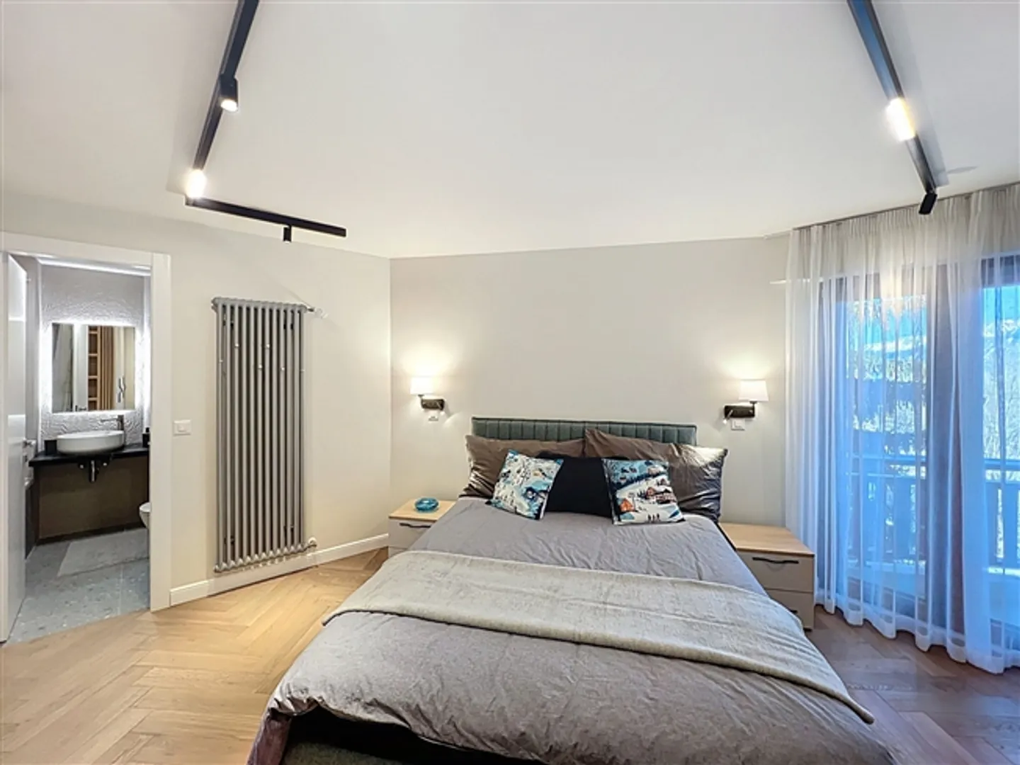 Bright 4.5-room apartment in the center of Crans-Montana - Photo 6 of 12