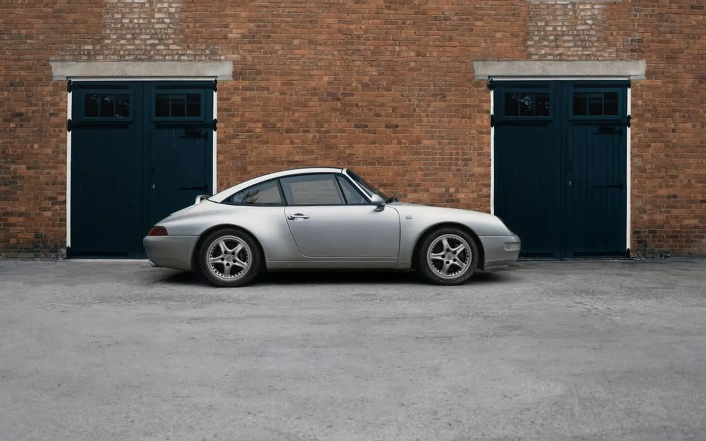 Grosszügiger Einstellplatz in Baden - Foto 1 von 2