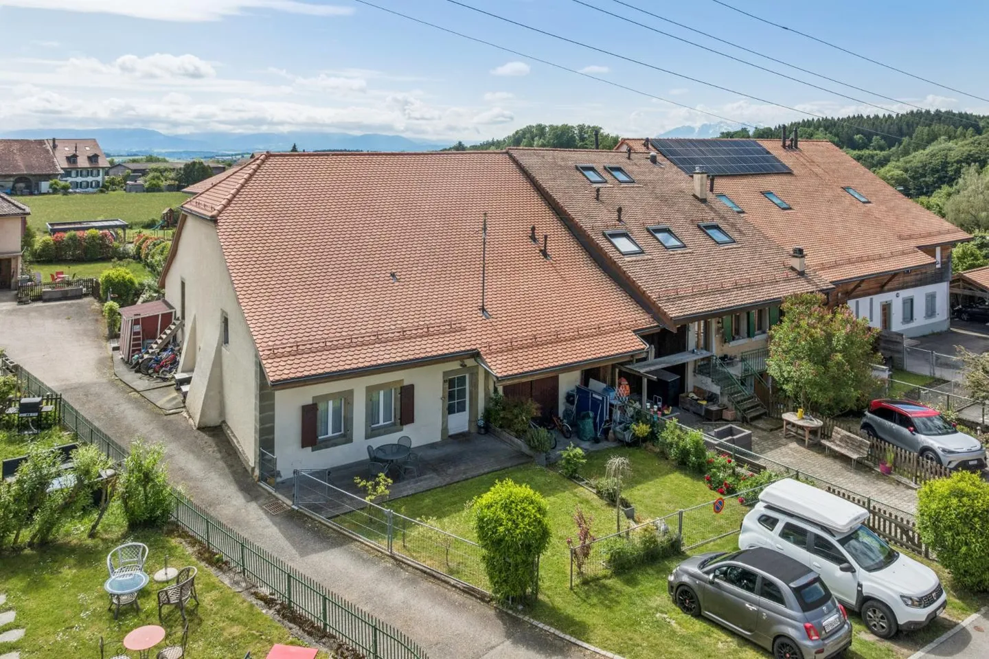 Casa di villaggio molto affascinante su un piano con potenziale! - Foto 1 di 13