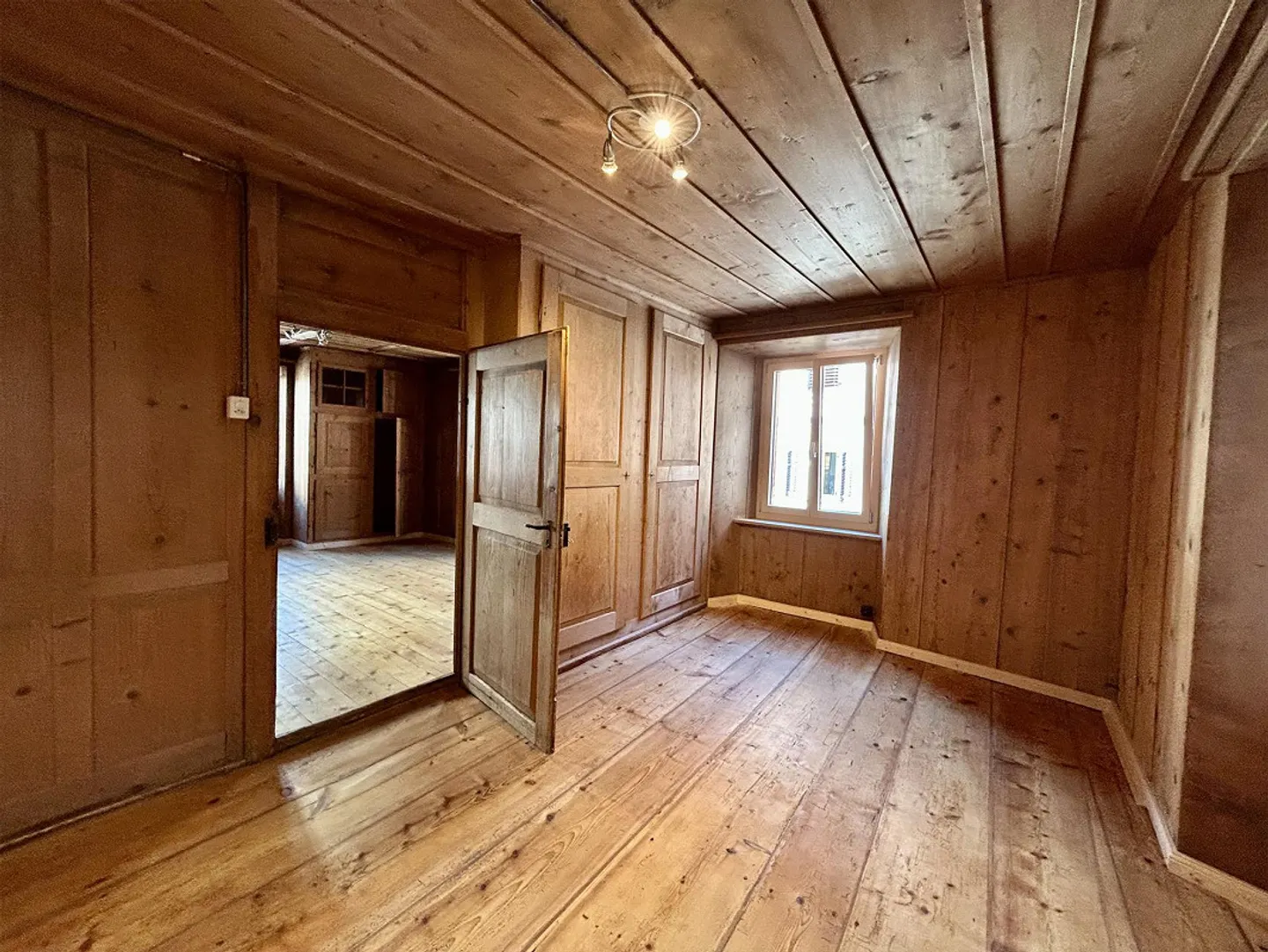 2.5 Zimmer Wohnung Liebevoll renovierte Altbauwohnung in Sils im Domle - Foto 6 di 15