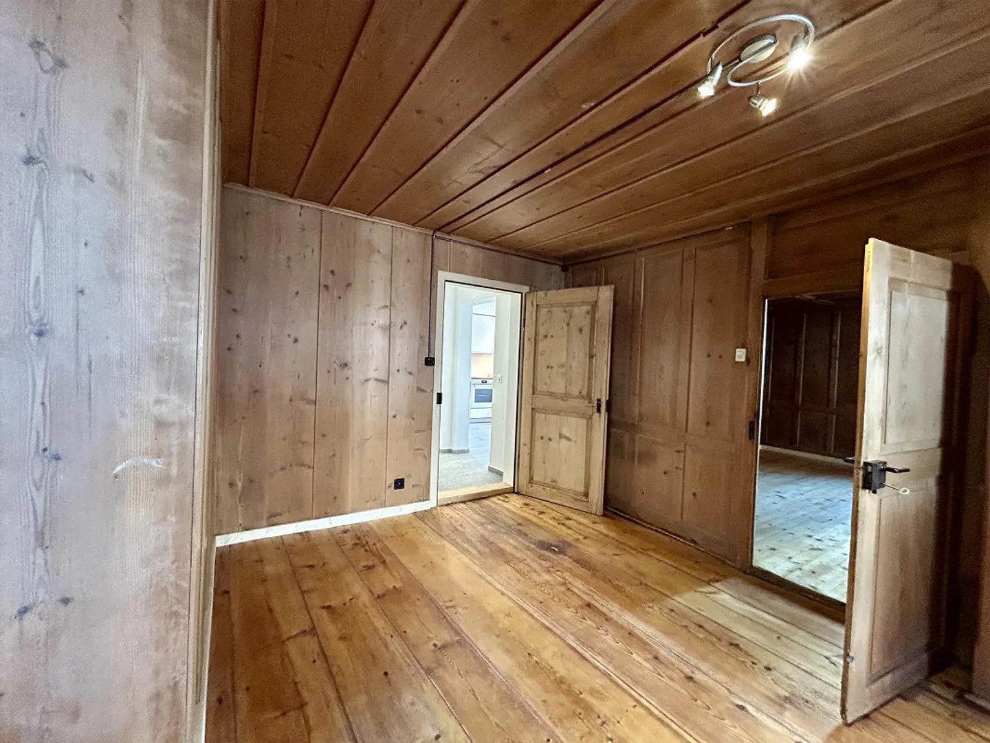 2.5 Zimmer Wohnung Liebevoll renovierte Altbauwohnung in Sils im Domle - Foto 7 di 15