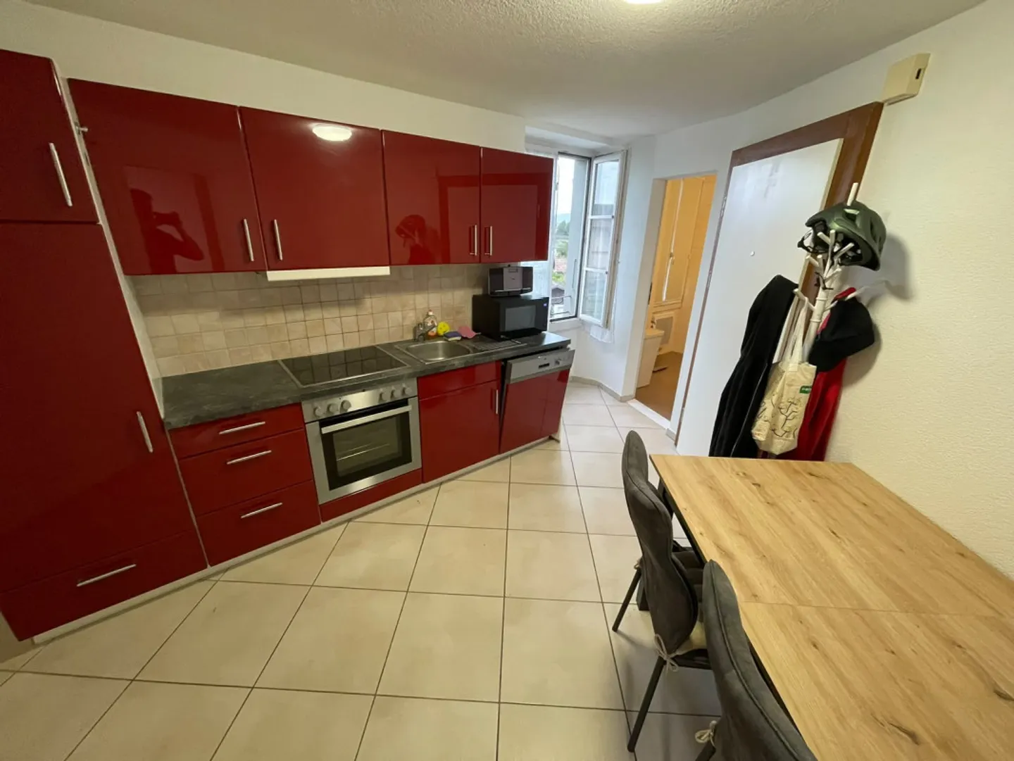 Cozy 3-Room Apartment in Payerne - Photo 3 of 5