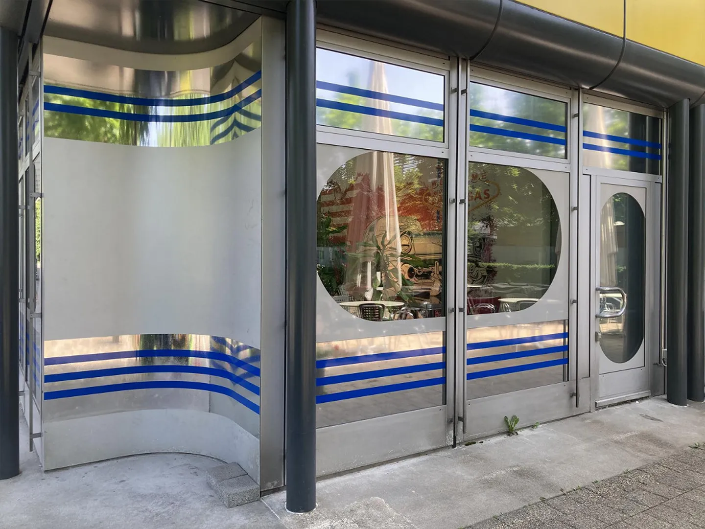 Gastro or Commercial Space in Diner Style - Photo 6 of 10