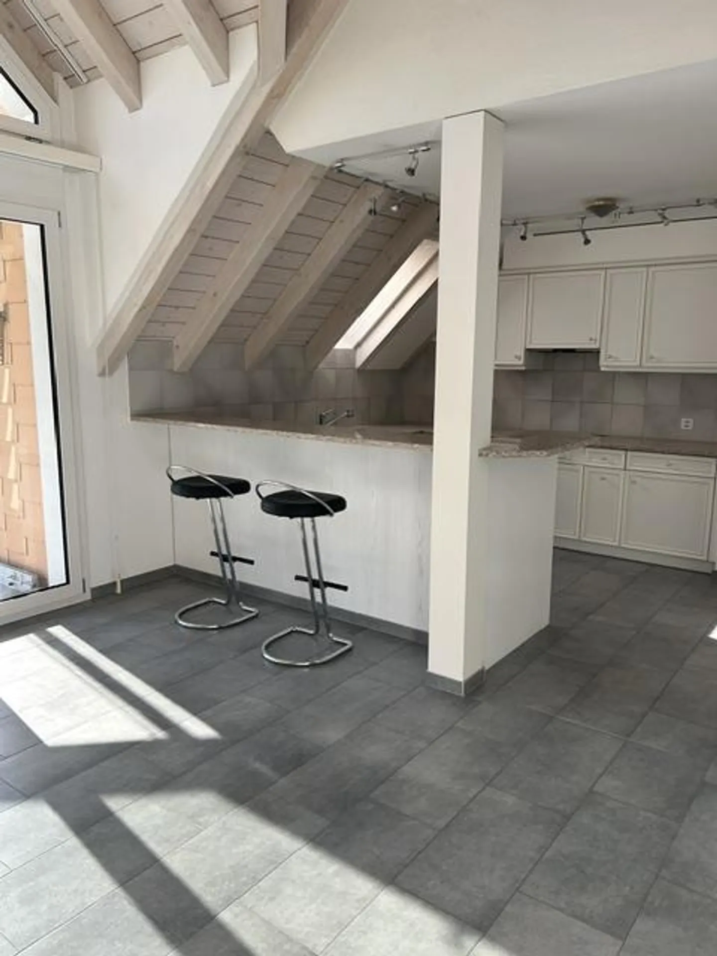 Exclusive 3.5-room penthouse apartment with gallery - Photo 4 of 15