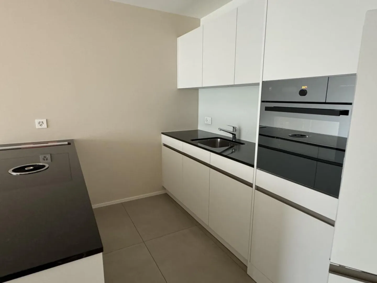 Modern apartment in a family-friendly environment - Photo 3 of 9