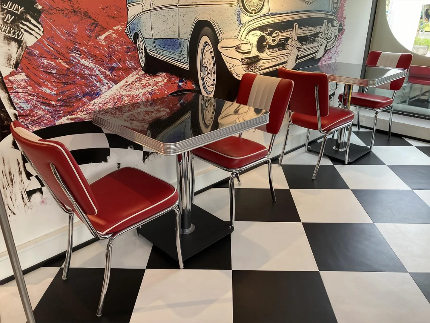 Gastro or Commercial Space in Diner Style - Photo 8 of 10