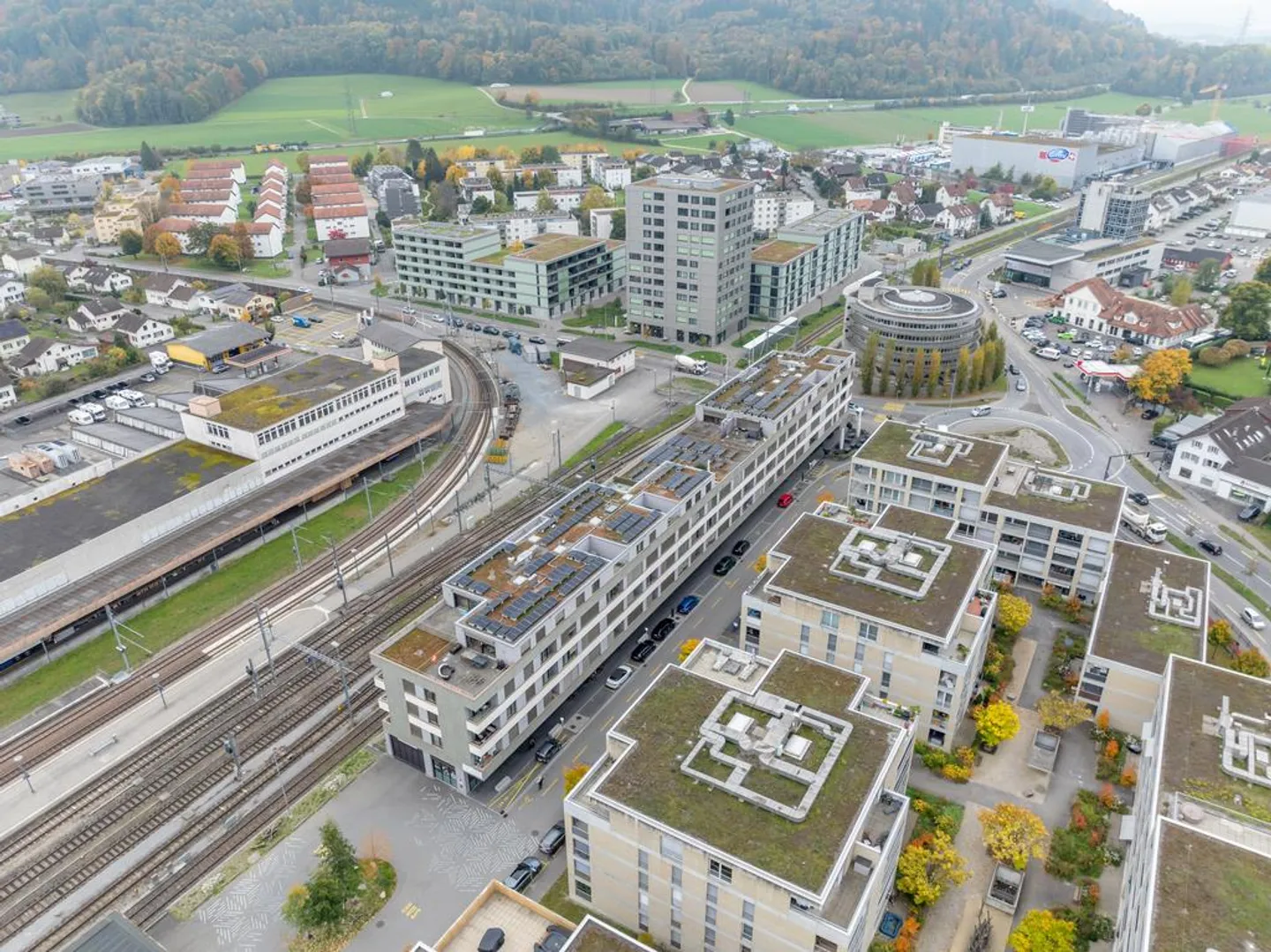 Spazio commerciale/ufficio da 103m2 a 230m2 in affitto direttamente alla stazione ferroviaria - Foto 2 di 10