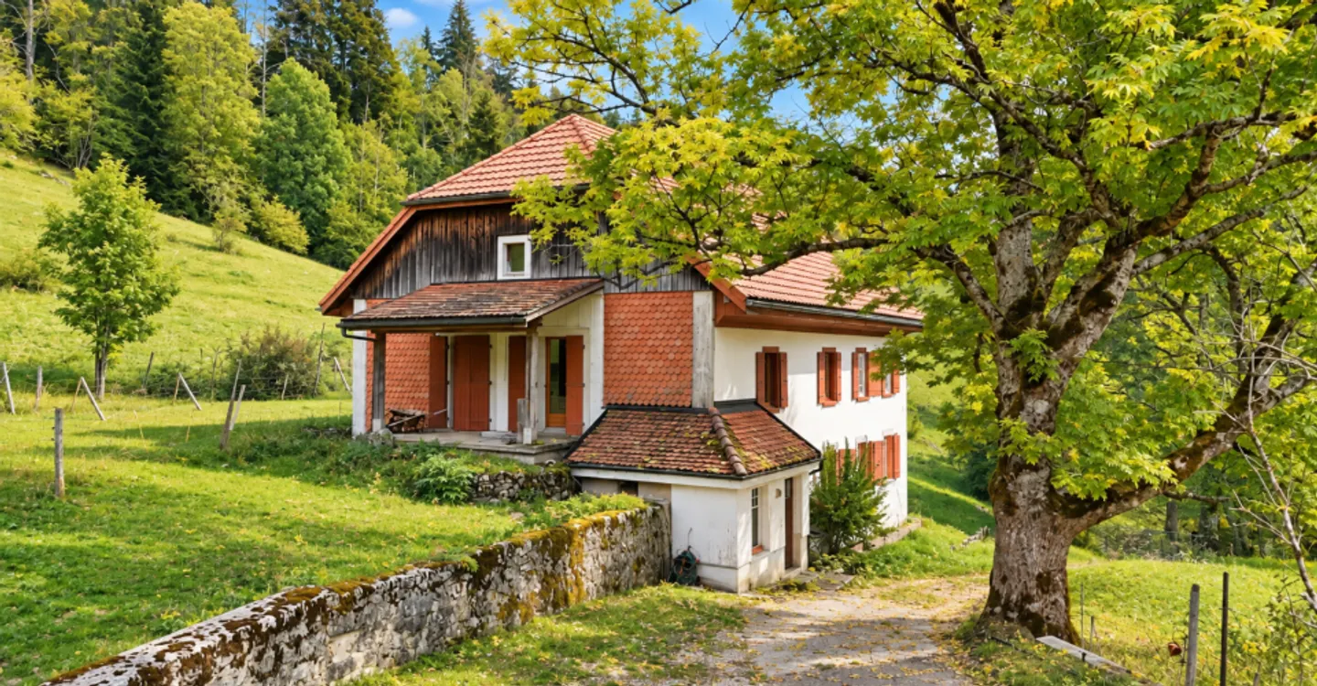 House with multiple possibilities in a green setting - Photo 1 of 11