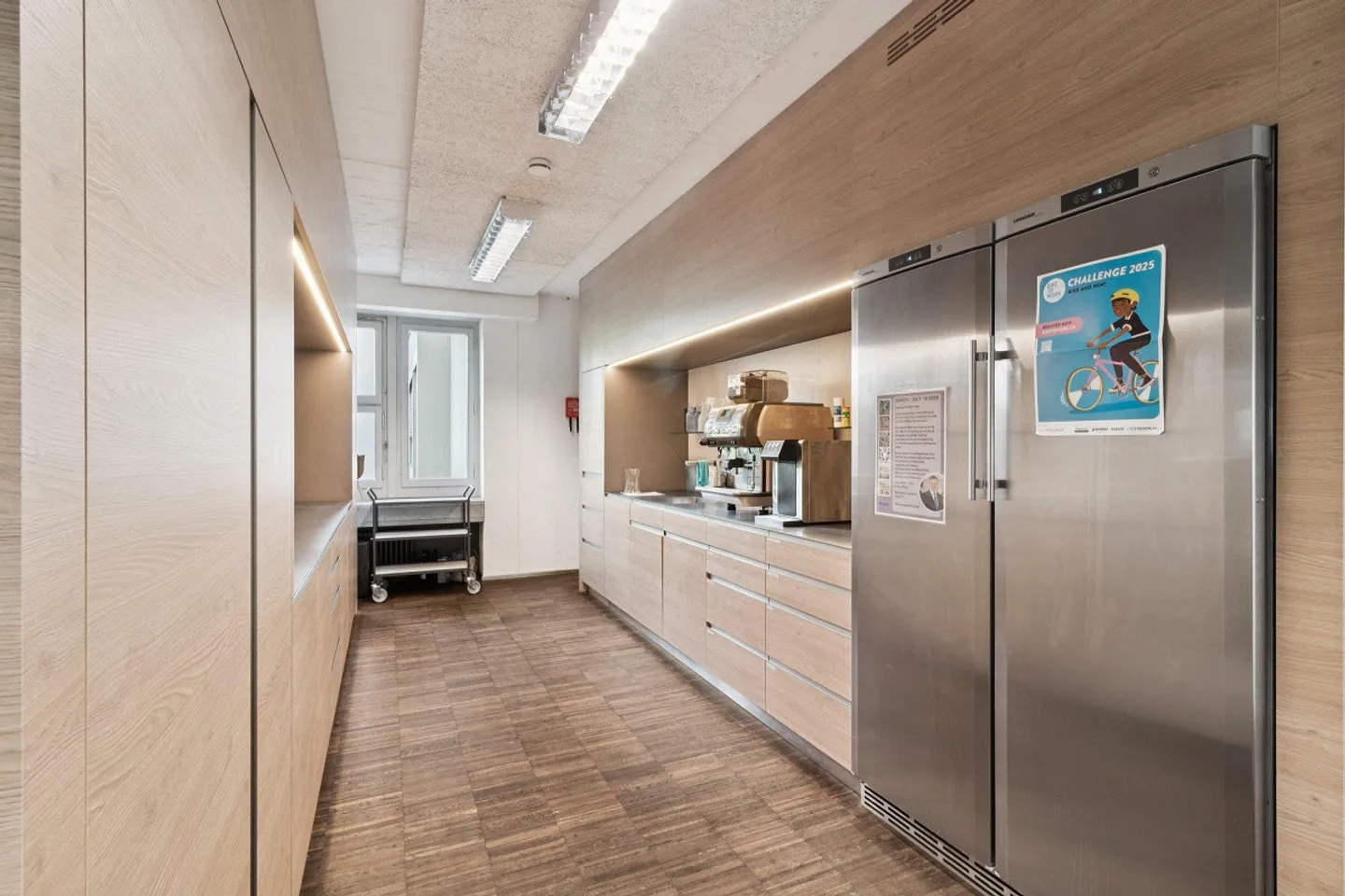 4 Min to Stadelhofen Station – Your Office in Seefeld - Photo 6 of 11