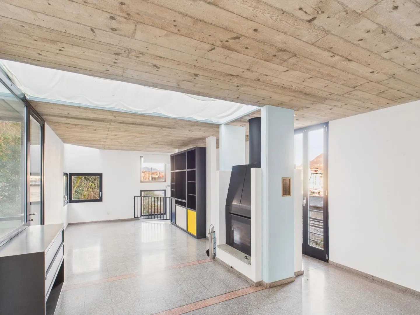 Elegante casa bifamiliare a Chiasso, Canton Ticino - Foto 2 di 13