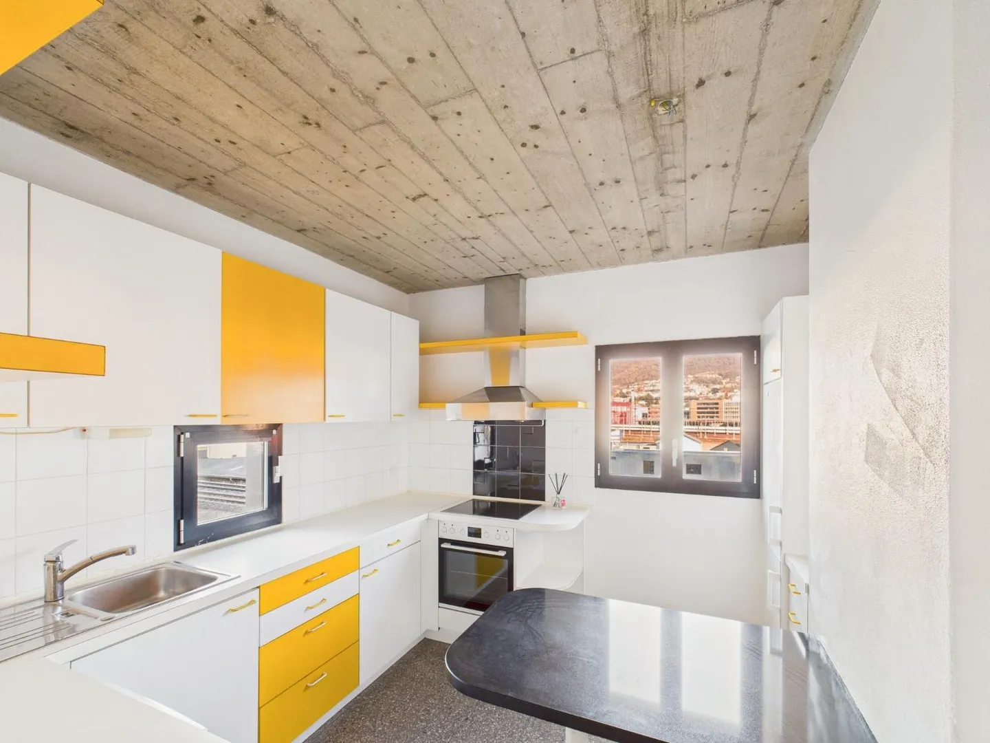 Elegante casa bifamiliare a Chiasso, Canton Ticino - Foto 6 di 13