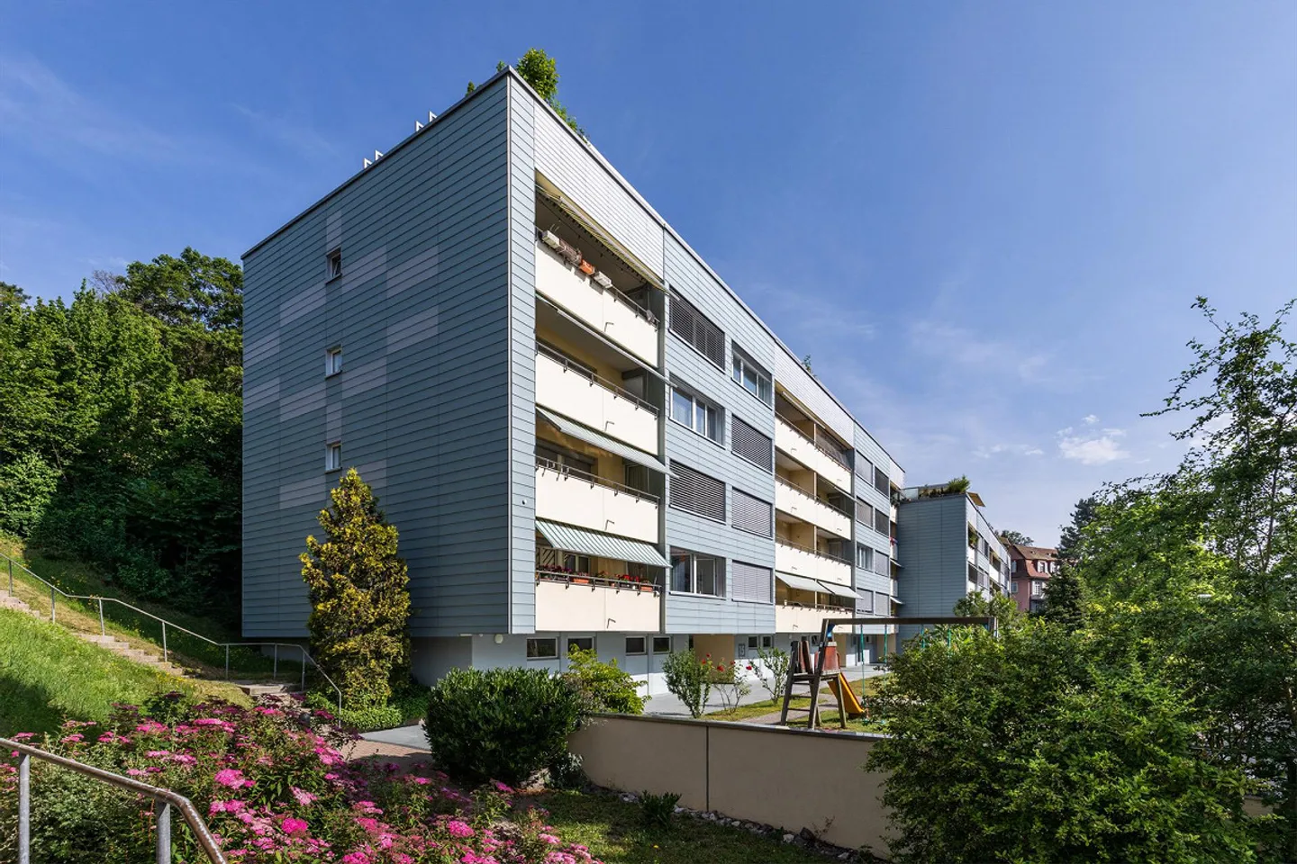 Motorradparkplätze - Foto 1 von 2