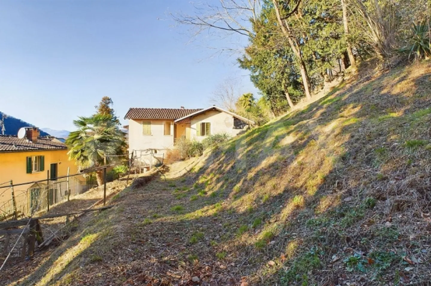 Charmantes Chalet mit Entwicklungspotenzial - Foto 3 von 13