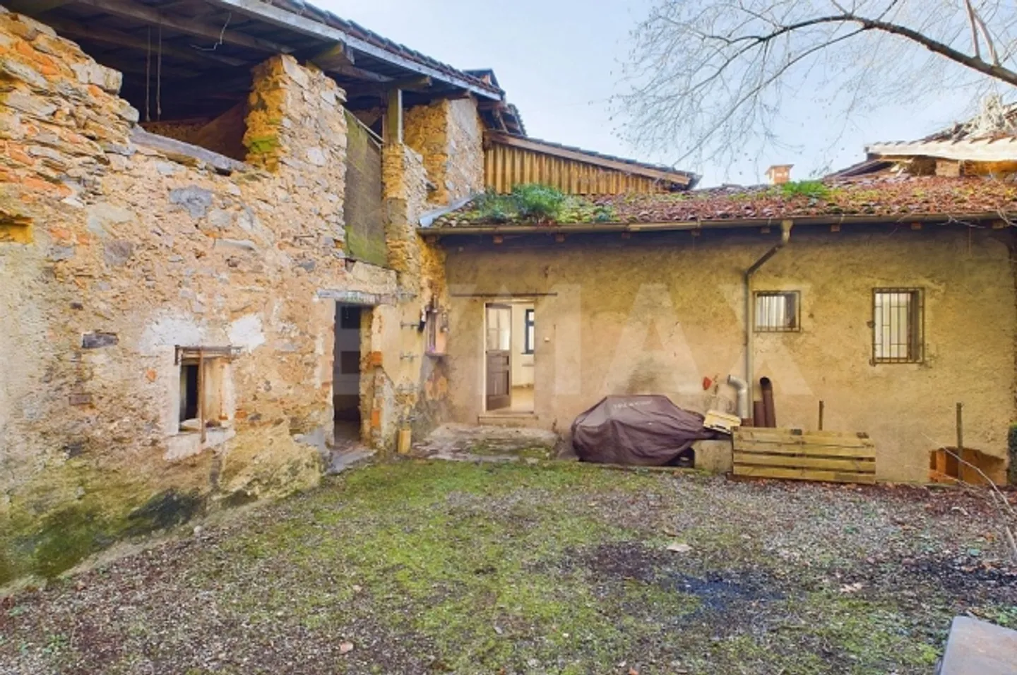 Charmantes Chalet mit Entwicklungspotenzial - Foto 5 von 13