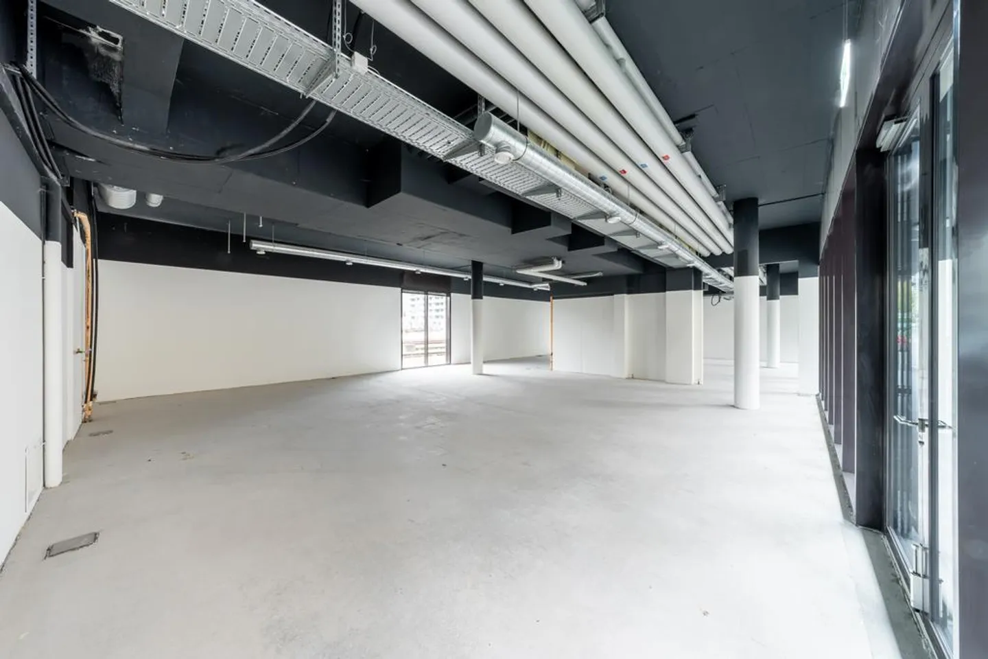 Spazio commerciale/ufficio da 103m2 a 230m2 in affitto direttamente alla stazione ferroviaria - Foto 9 di 10