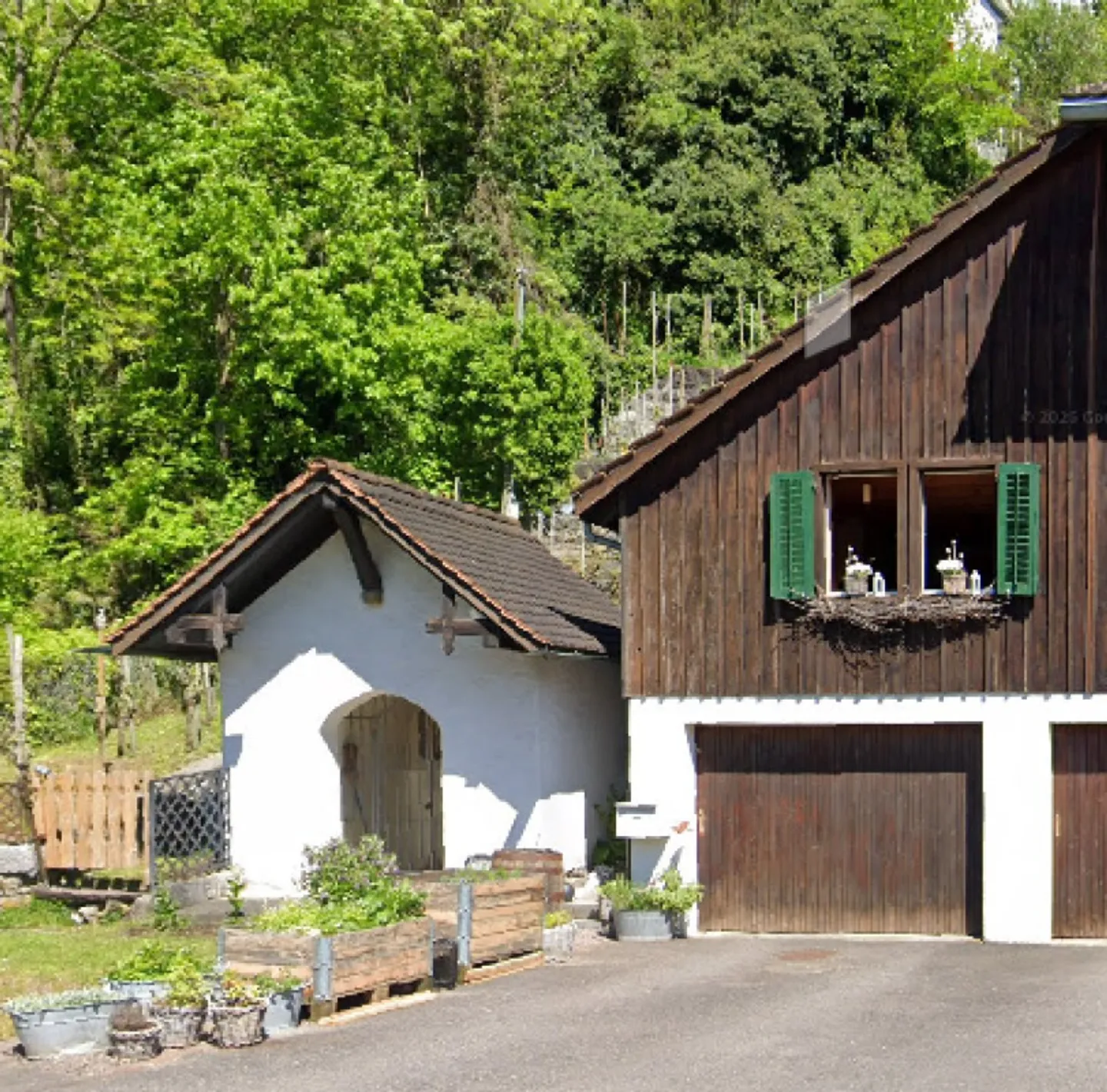 Idyllic 2.5-room apartment with charming wooden flair - Photo 8 of 8