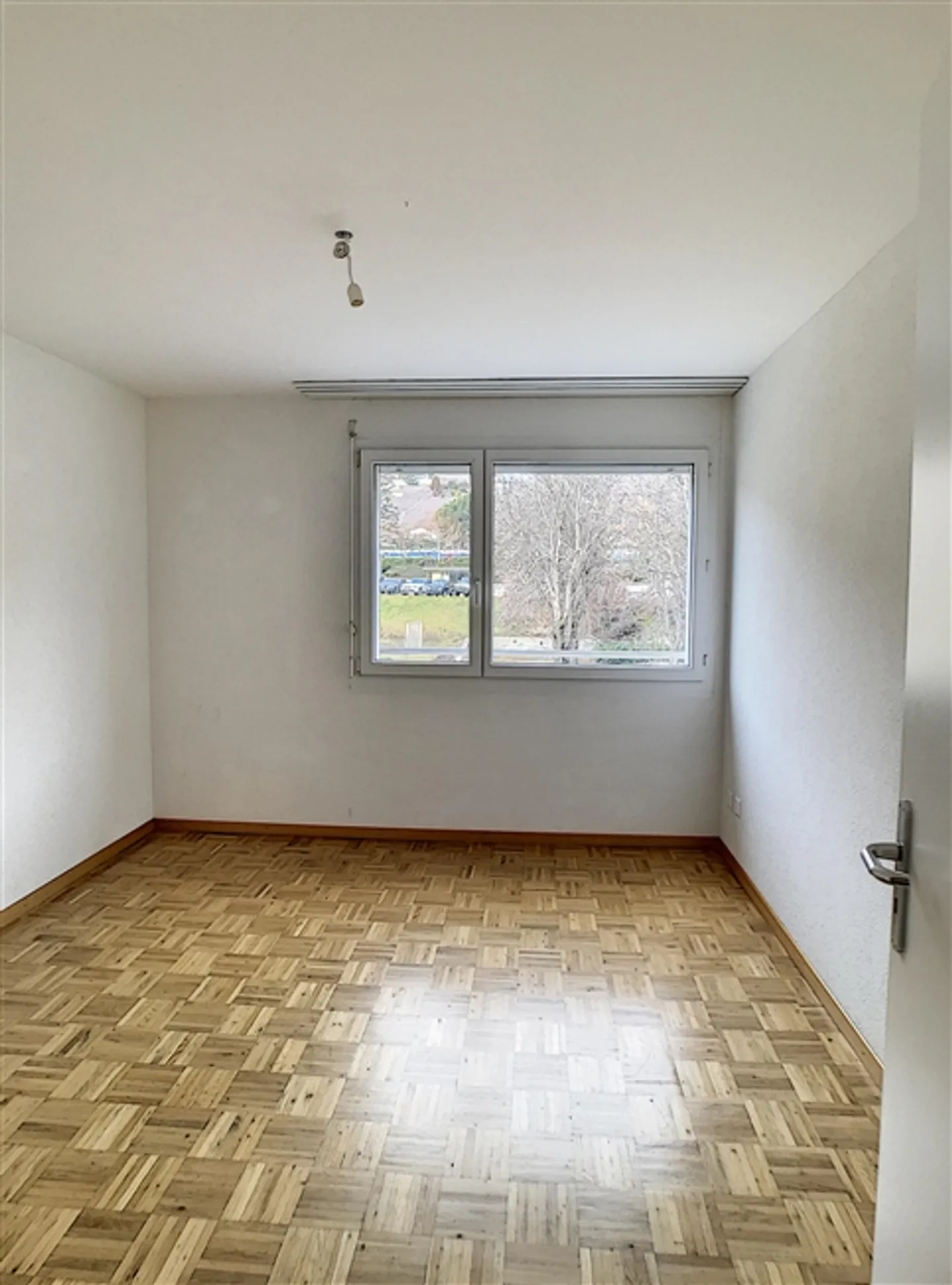 Bright 4.5-room apartment on the 4th floor with beautiful view - Photo 3 of 8