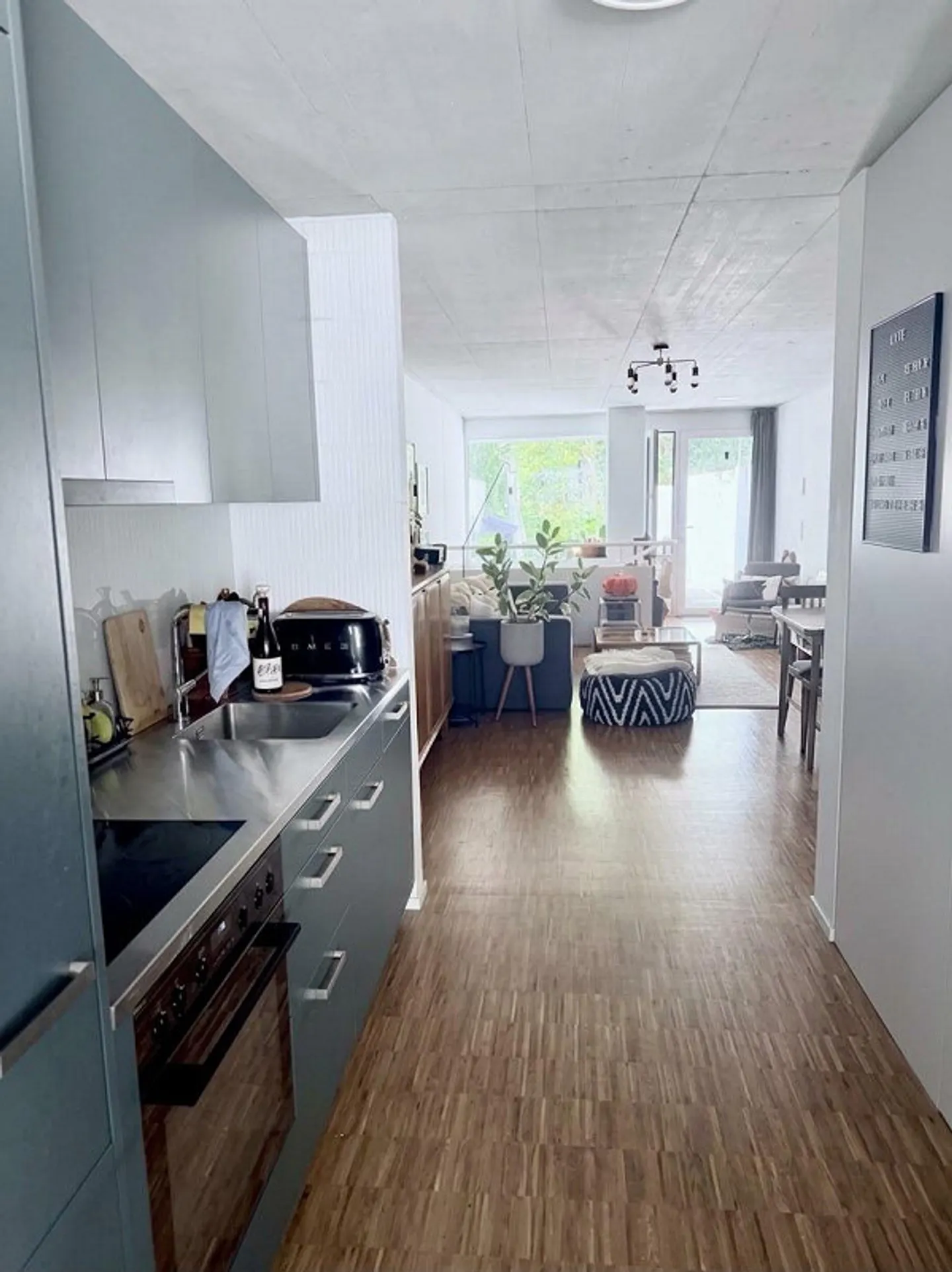 Perle de design à la frontière de Zurich : 2,5 pièces, limité à 6 mois - Photo 3 sur 11