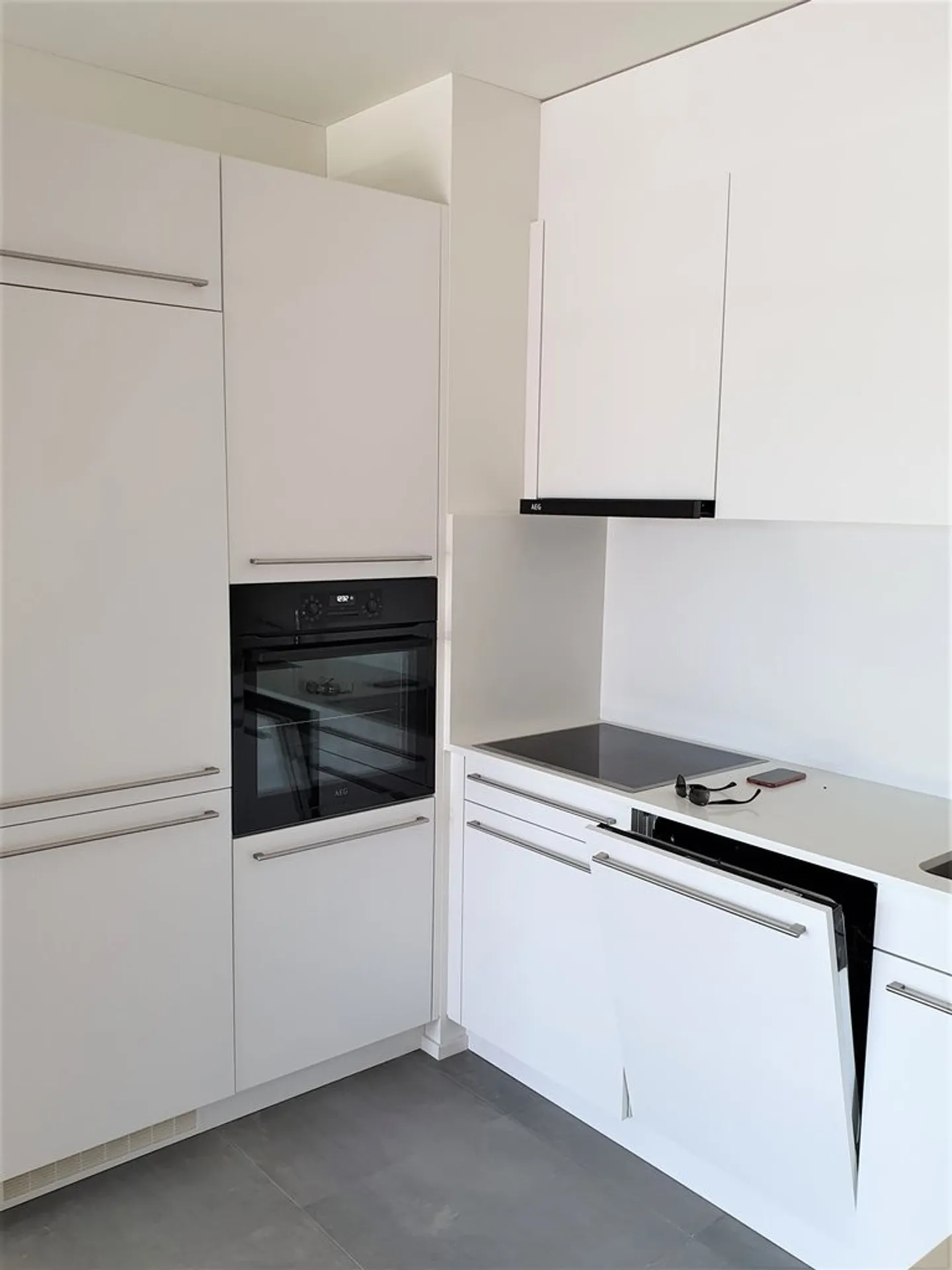 Wir vermieten eine helle 2,5-Zimmer-Wohnung, die im Grünen im Herzen von Pazzallo liegt - Foto 2 von 6