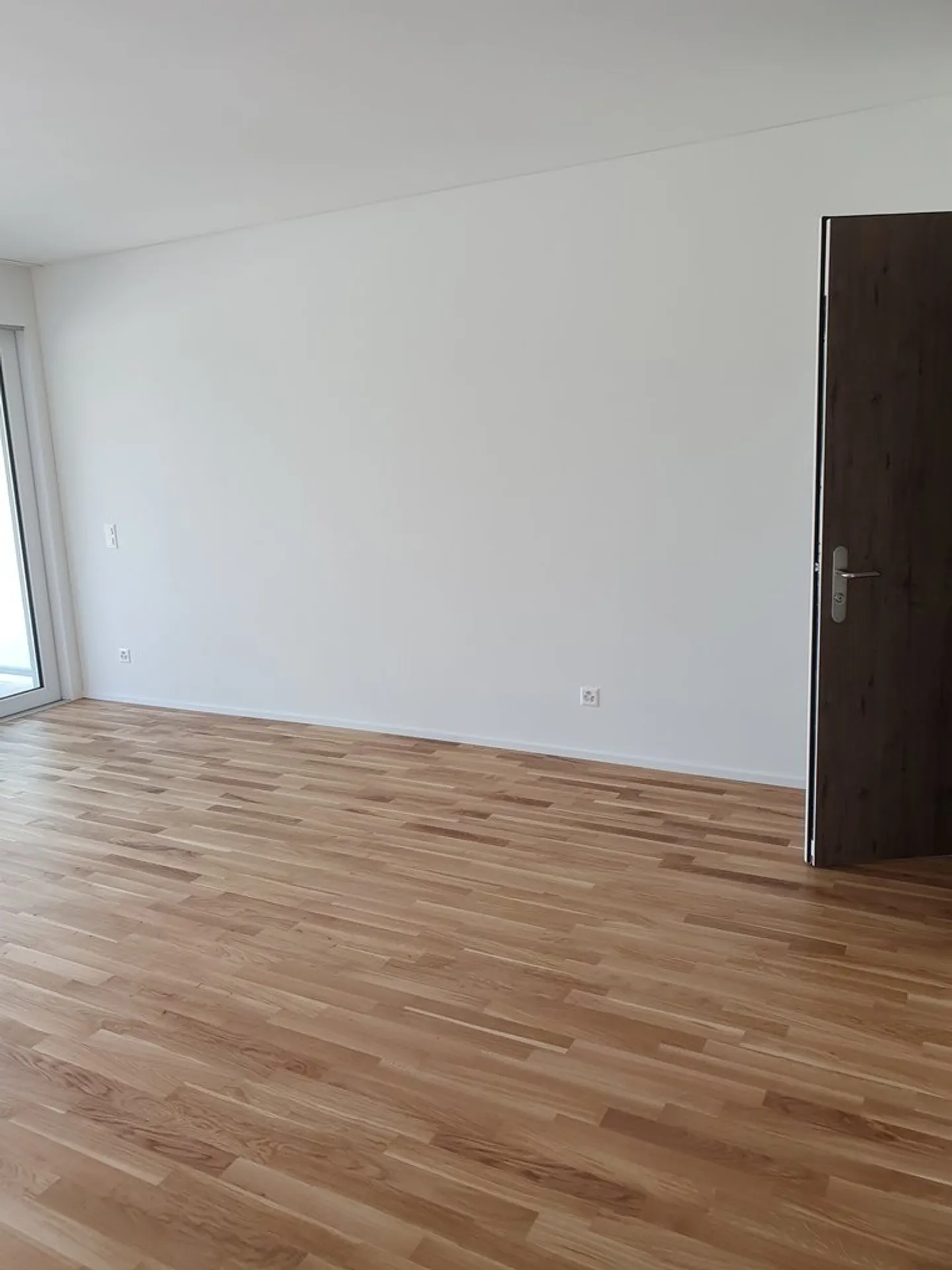 Wir vermieten eine helle 2,5-Zimmer-Wohnung, die im Grünen im Herzen von Pazzallo liegt - Foto 4 von 6