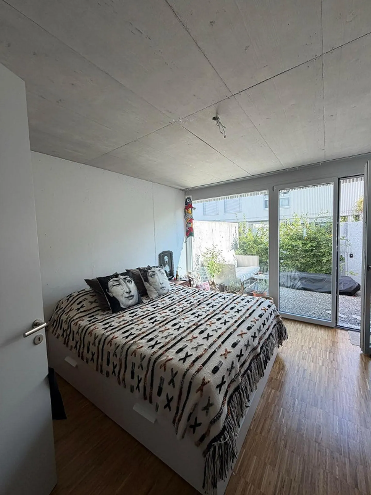 Perle de design à la frontière de Zurich : 2,5 pièces, limité à 6 mois - Photo 6 sur 11