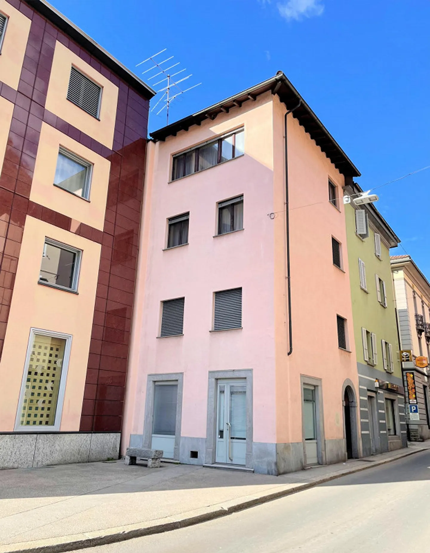 Duplexwohnung + Einkommenswohnung + Geschäft - Foto 1 von 12