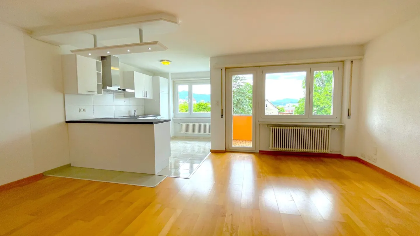 Schöne renovierte 3,5-Zimmer-Wohnung mit Aussicht in Delémont - Foto 2 von 14