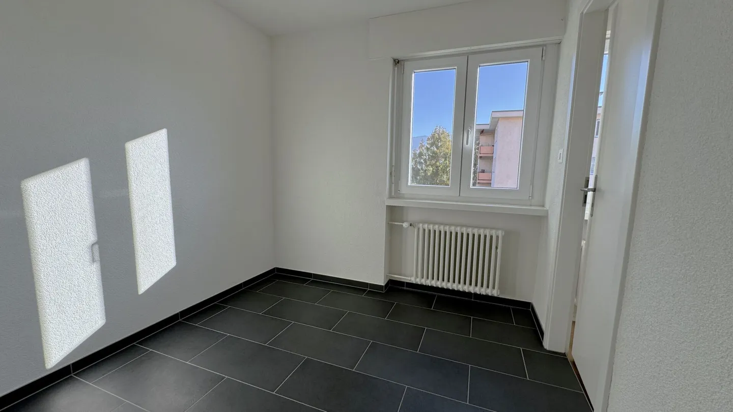 Schöne renovierte 3,5-Zimmer-Wohnung mit Aussicht in Delémont - Foto 7 von 14