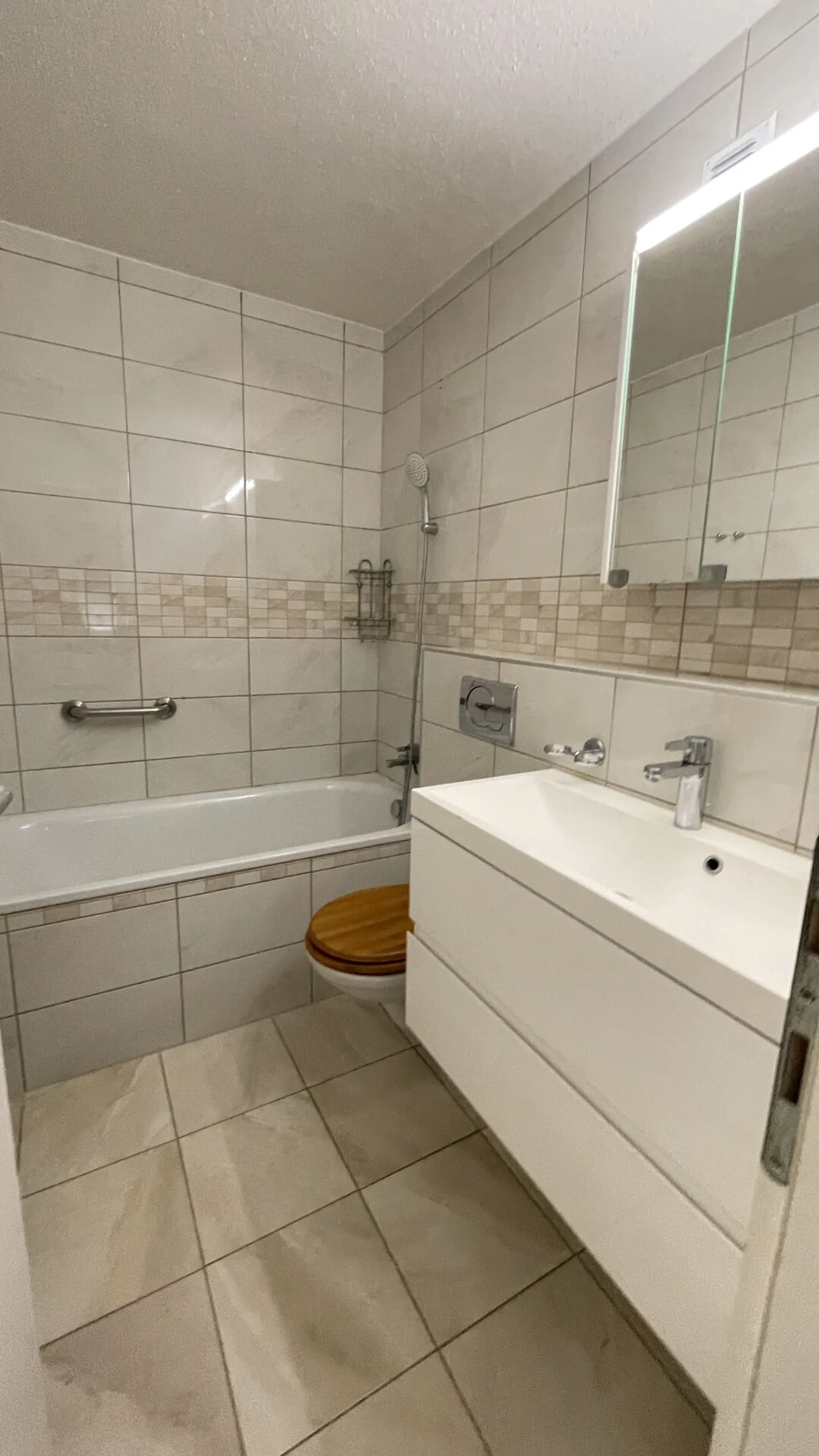 Schöne renovierte 3,5-Zimmer-Wohnung mit Aussicht in Delémont - Foto 14 von 14
