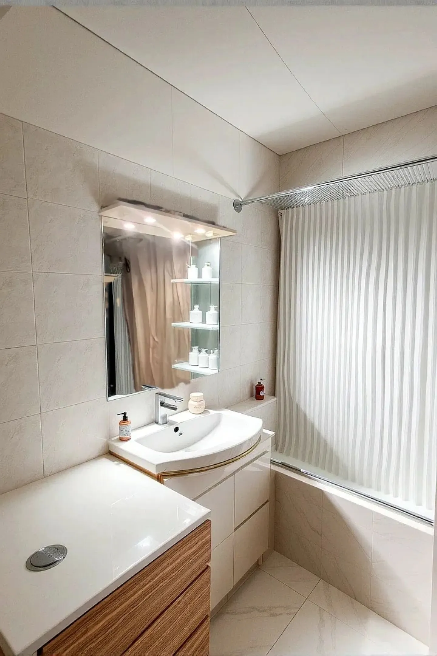 Appartement de 4 pièces traversant - Photo 3 sur 5