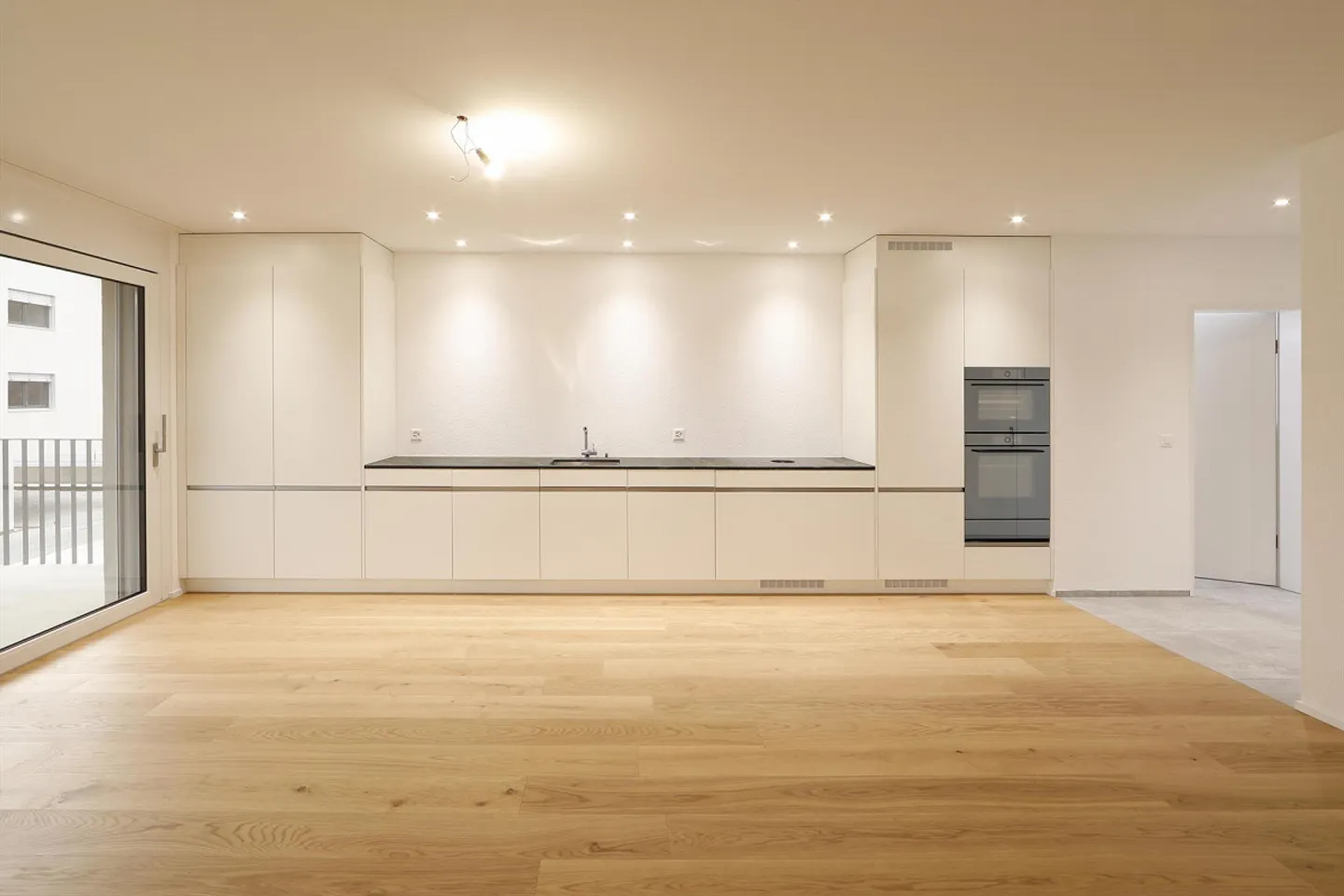 Exklusive 5.5 Zimmerwohnung mit 146m2 - Foto 2 von 8