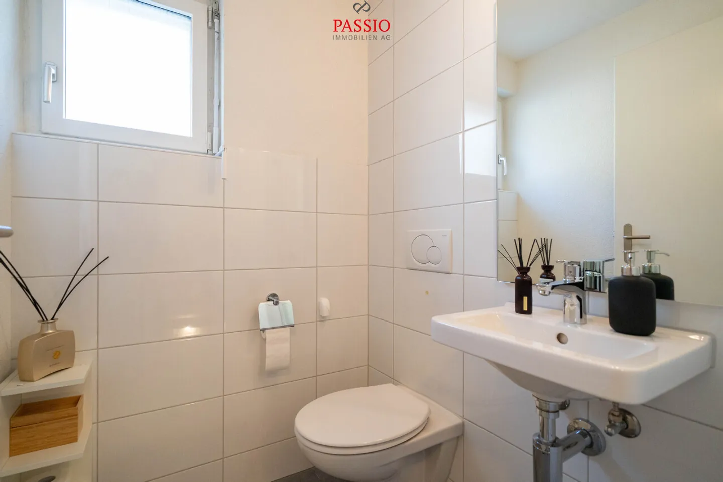 Maison semi-détachée de 7,5 pièces avec vue sur le lac et potentiel - Photo 9 sur 34