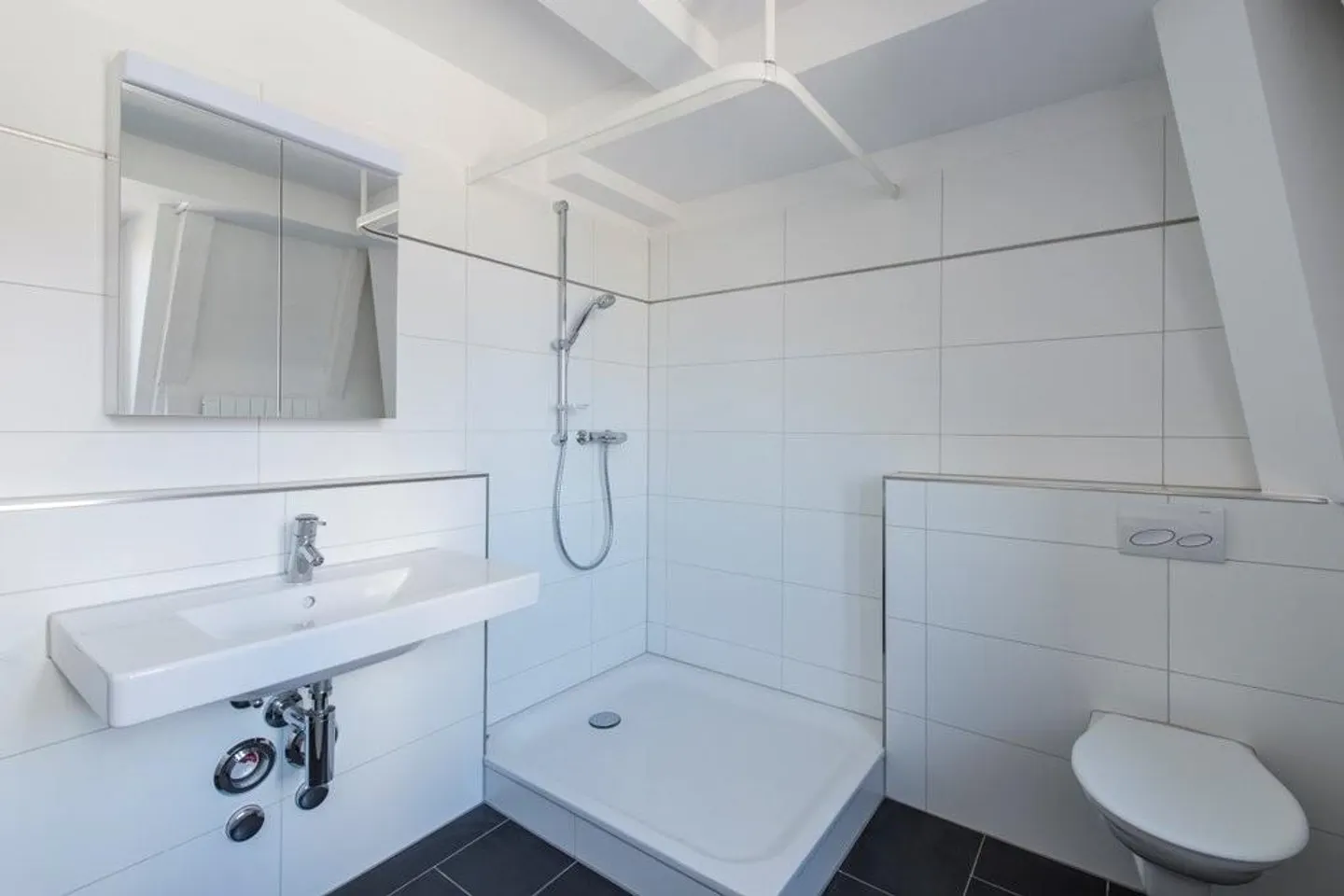 Appartamento di prima classe direttamente in piazza Oerlikon in affitto! - Foto 7 di 7