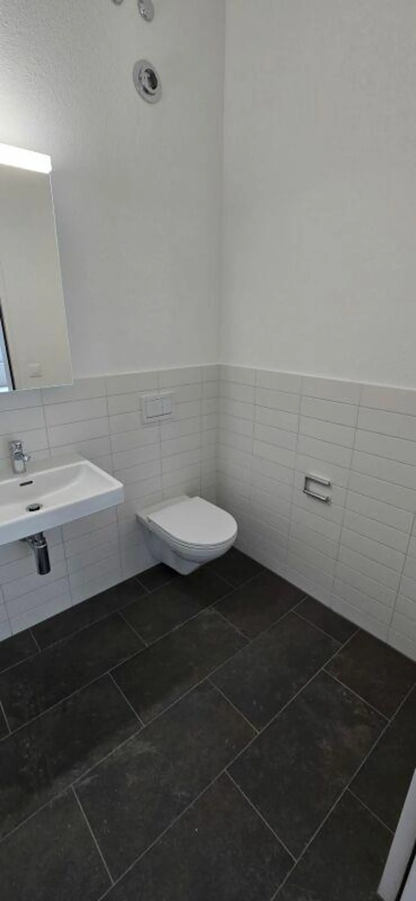 Spazio ufficio e commerciale moderno con layout flessibile - Foto 3 di 6