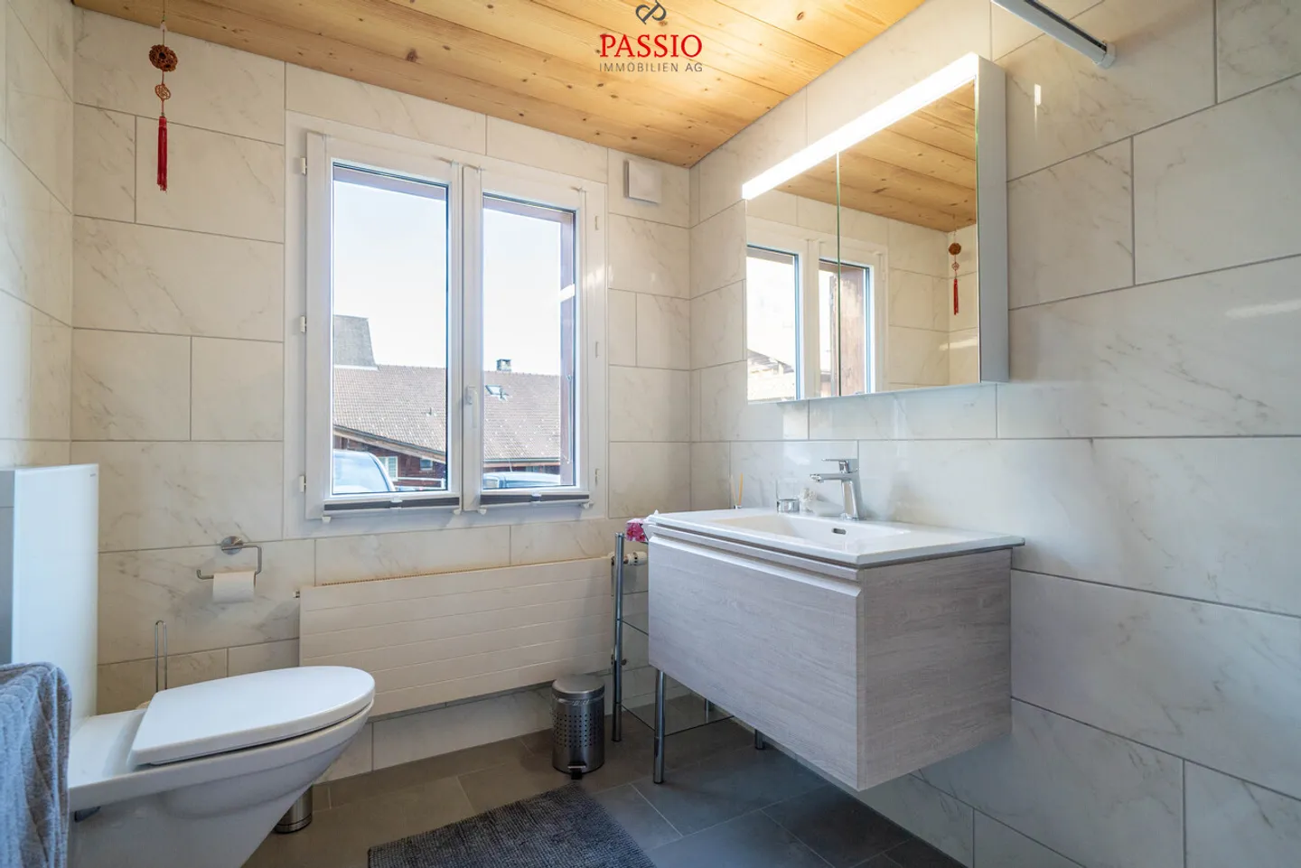 Maison semi-détachée de 7,5 pièces avec vue sur le lac et potentiel - Photo 23 sur 34