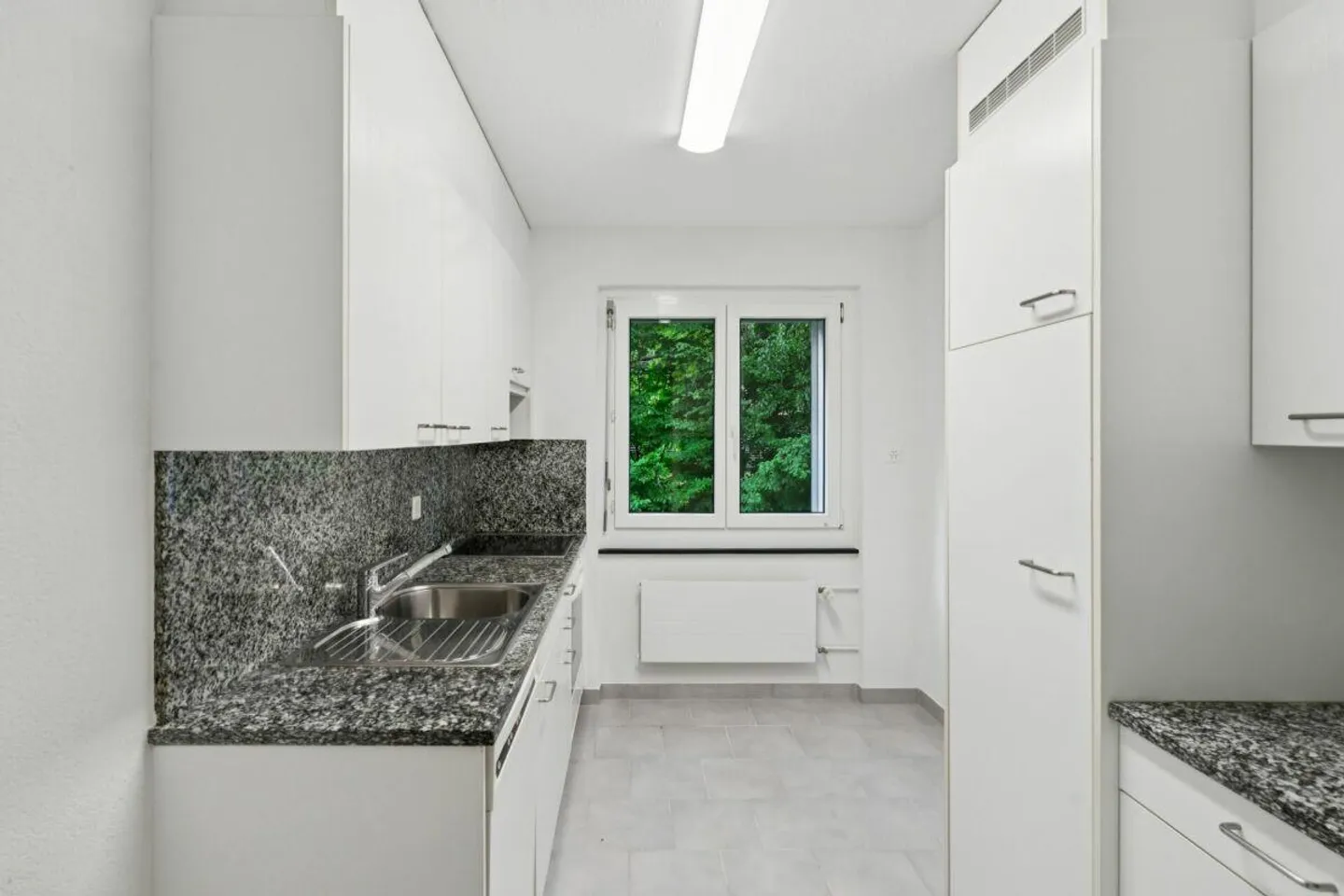 Appartement spacieux et abordable de 4,5 pièces - Photo 1 sur 9