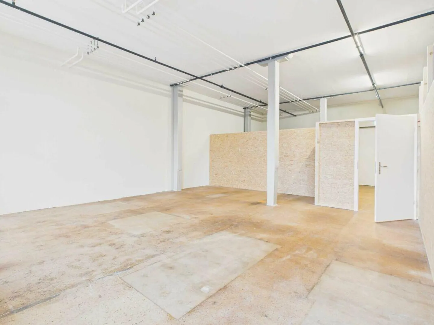 Magazzino flessibile in edificio commerciale moderno - Foto 2 di 8