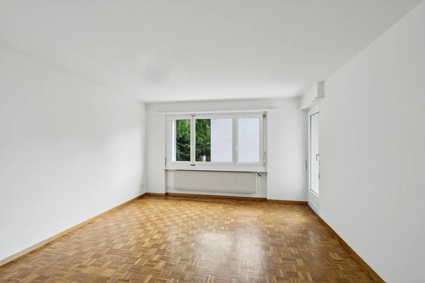 Appartement spacieux et abordable de 4,5 pièces - Photo 4 sur 9